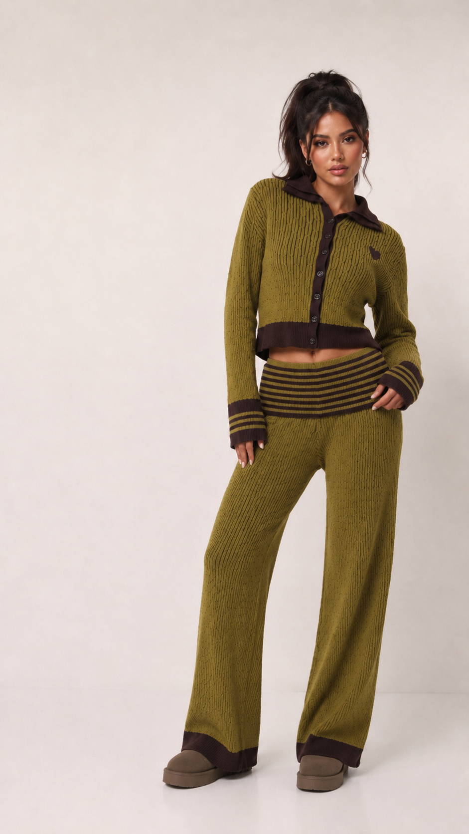 Cropped-Set mit Polohemd und Hose