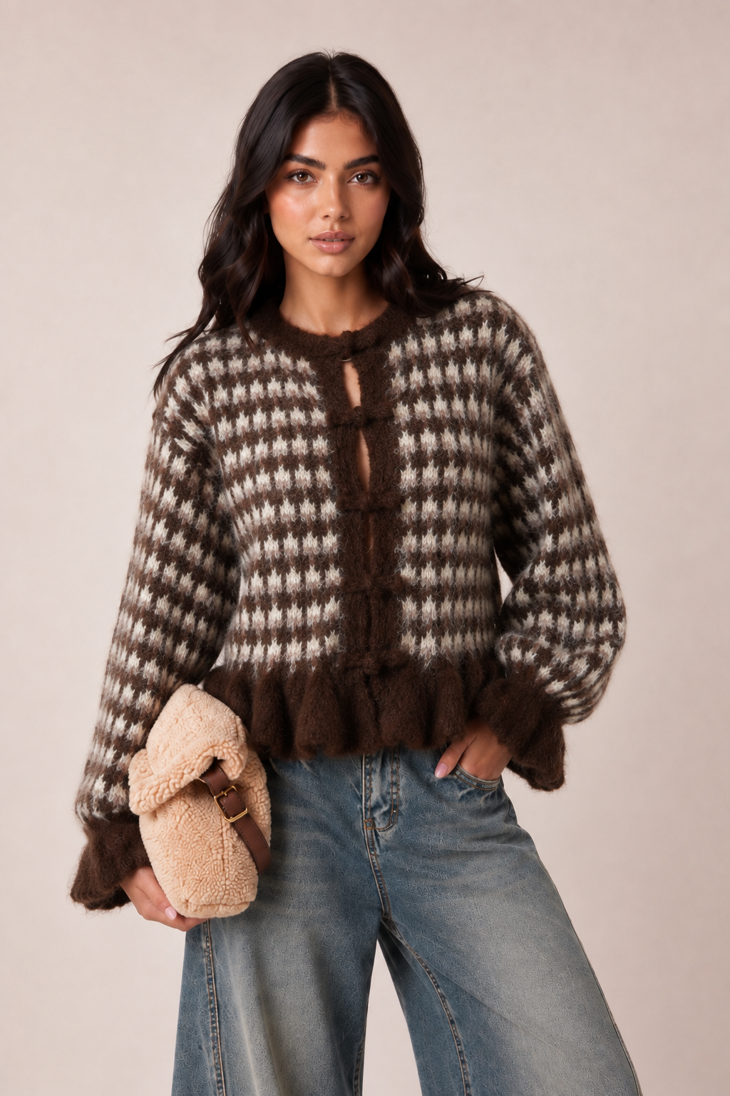 Cardigan mit Rüsche und Schleife