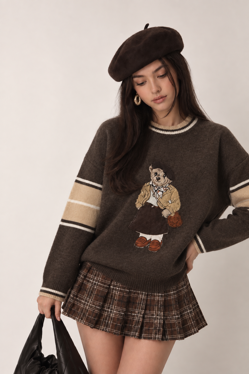 Lässiger Pullover mit Applikation vorne