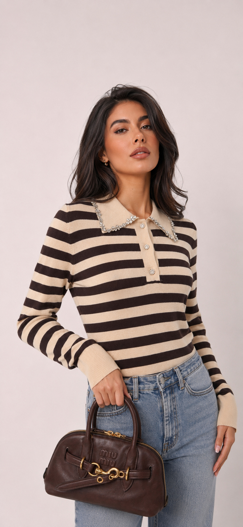 Figurbetonter Pullover mit Kragen