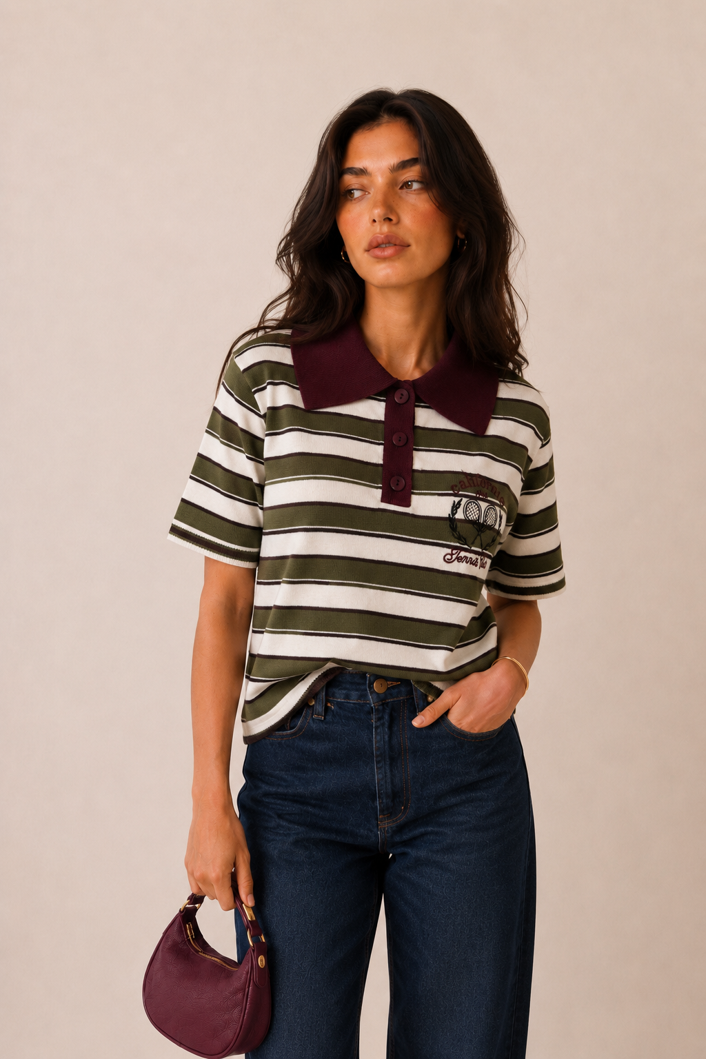 Gestreifter kurzer Polo-Pullover