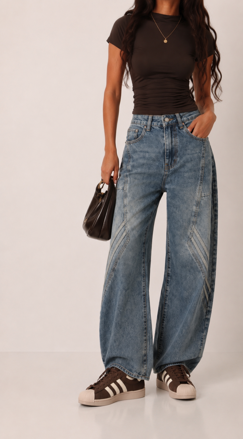 Wide-Leg Jeans mit Ziernähten
