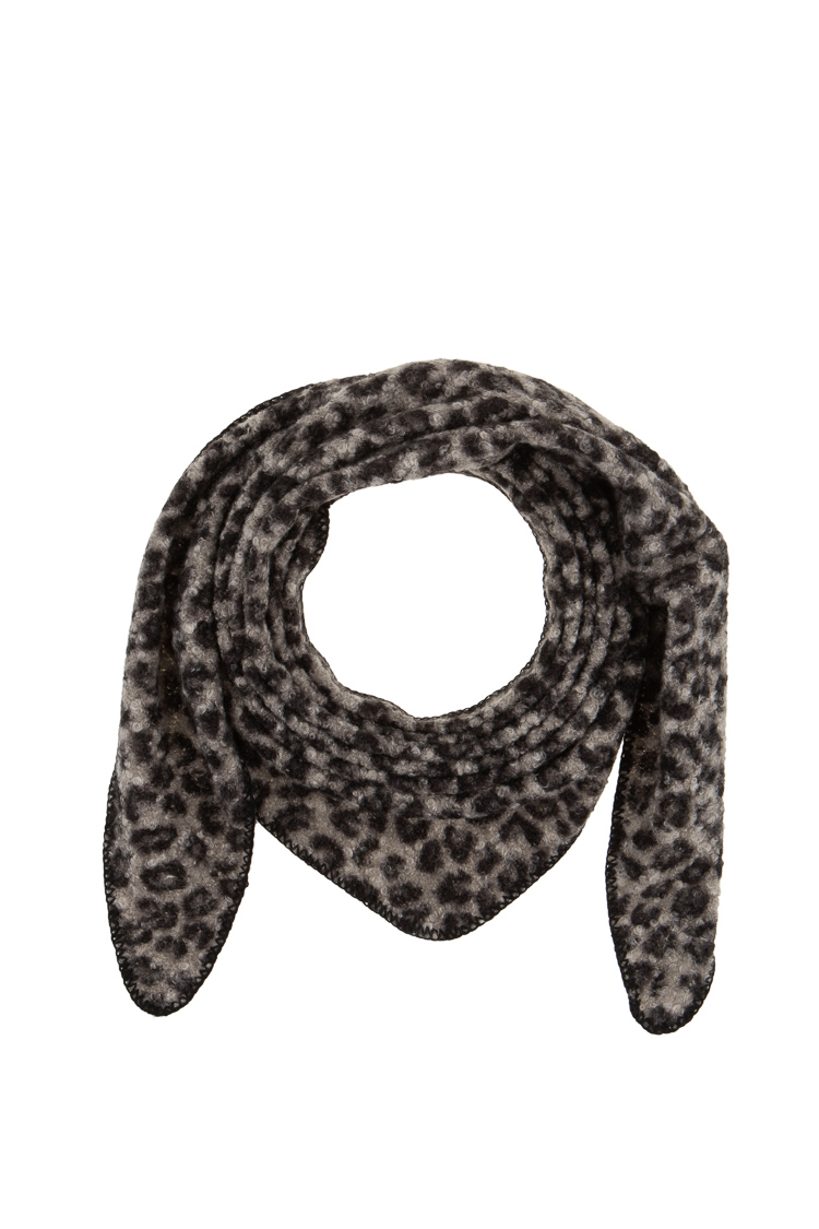 Flauschiger Schal mit Leopardenmuster