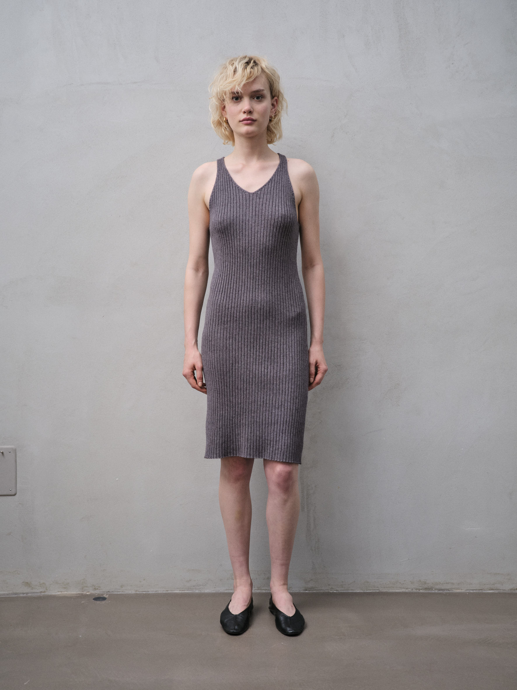 Strickkleid Midi mit V-Ausschnitt