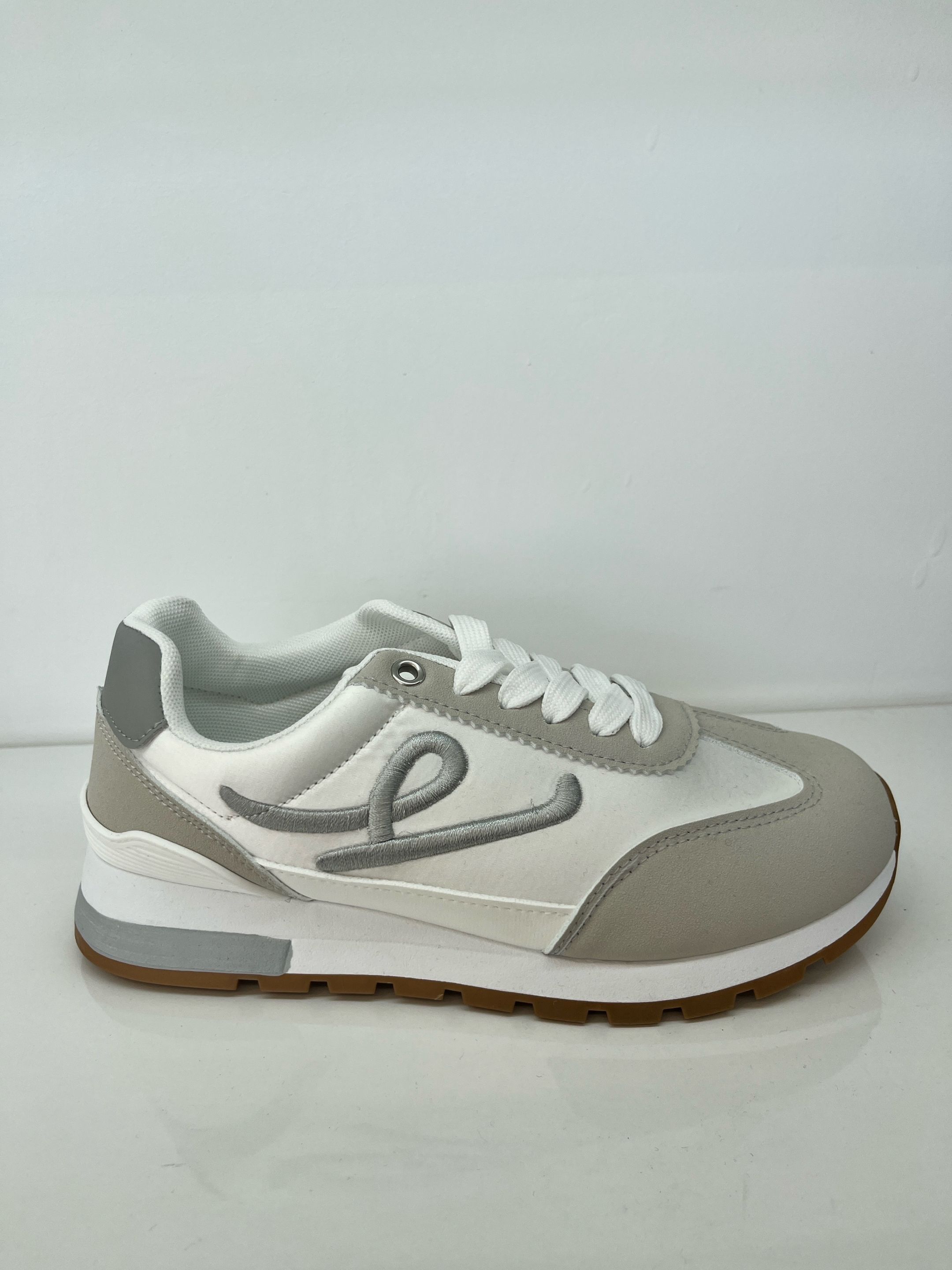 Casual-Sneaker mit gezackter Sohle