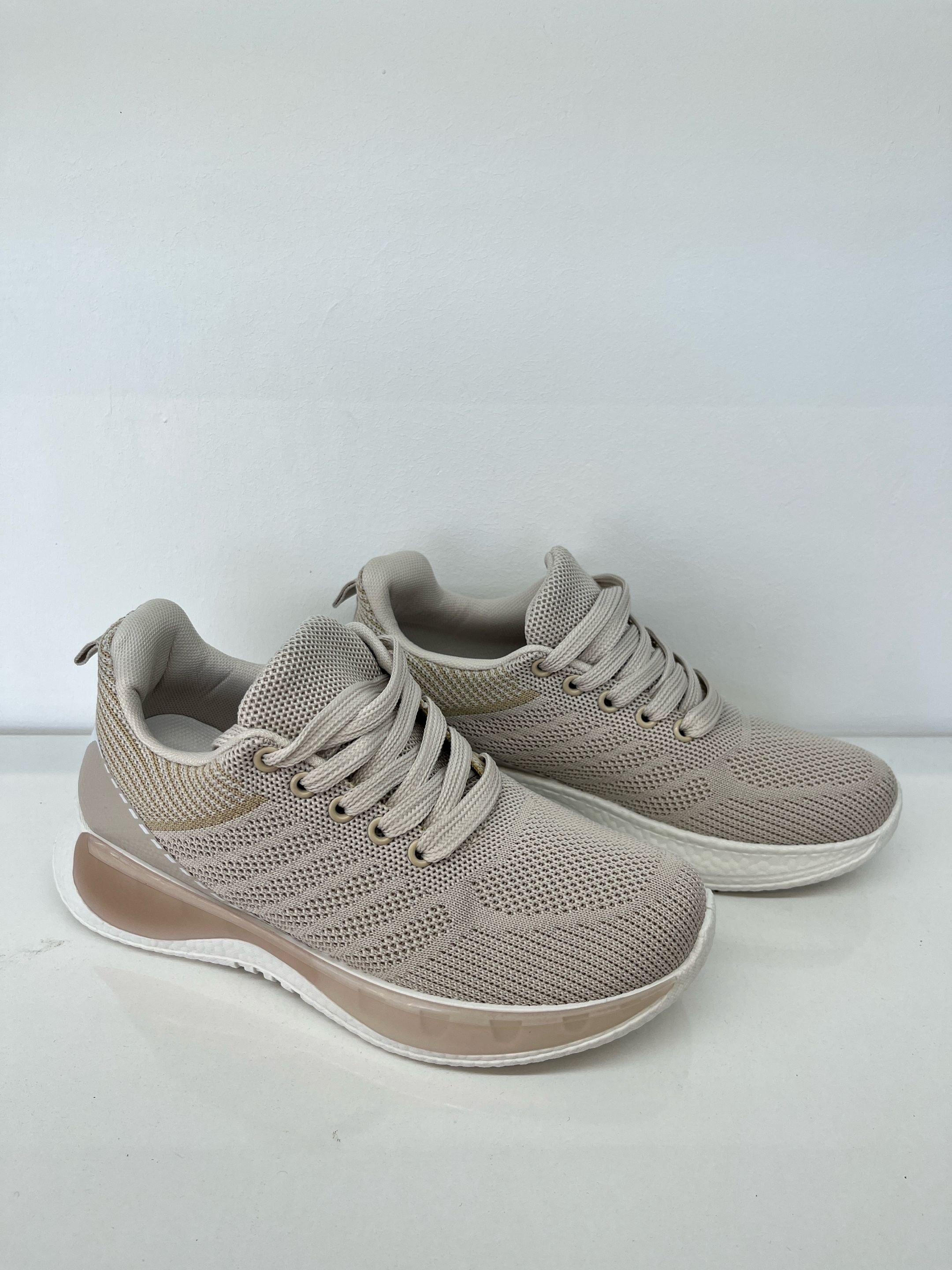 Sneaker aus gerippter Strickware