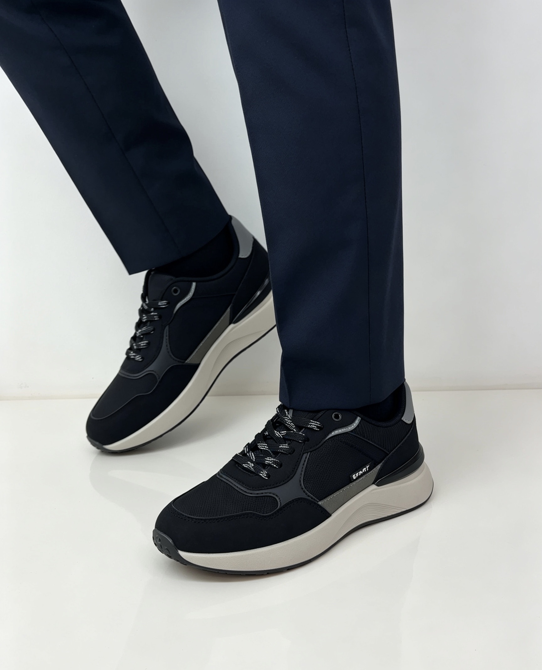 Sportliche Plateausneaker
