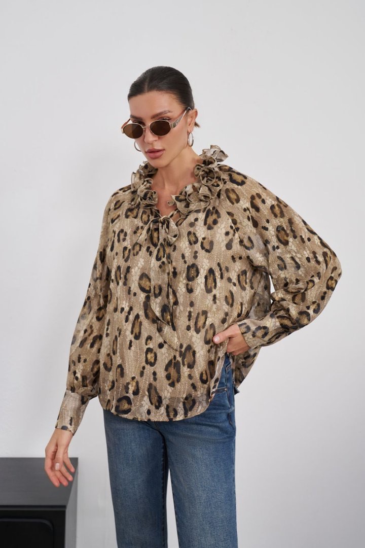 Bluse mit Rüsche und Schleife