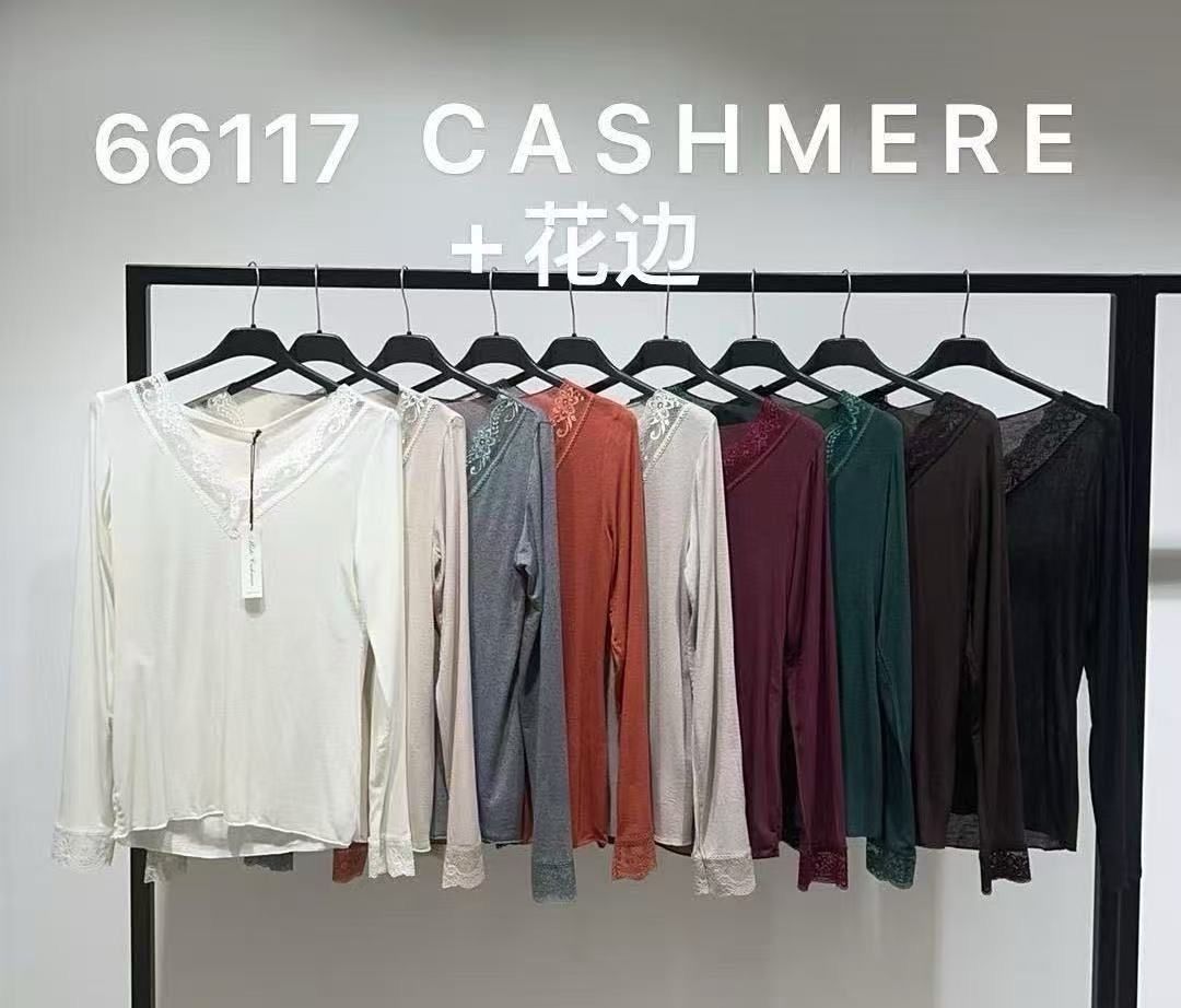 Figurbetontes Top mit Spitzenbesatz