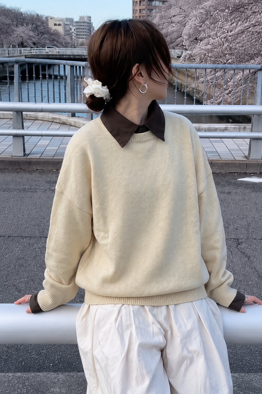 Oversize Pullover mit Hemdkragen