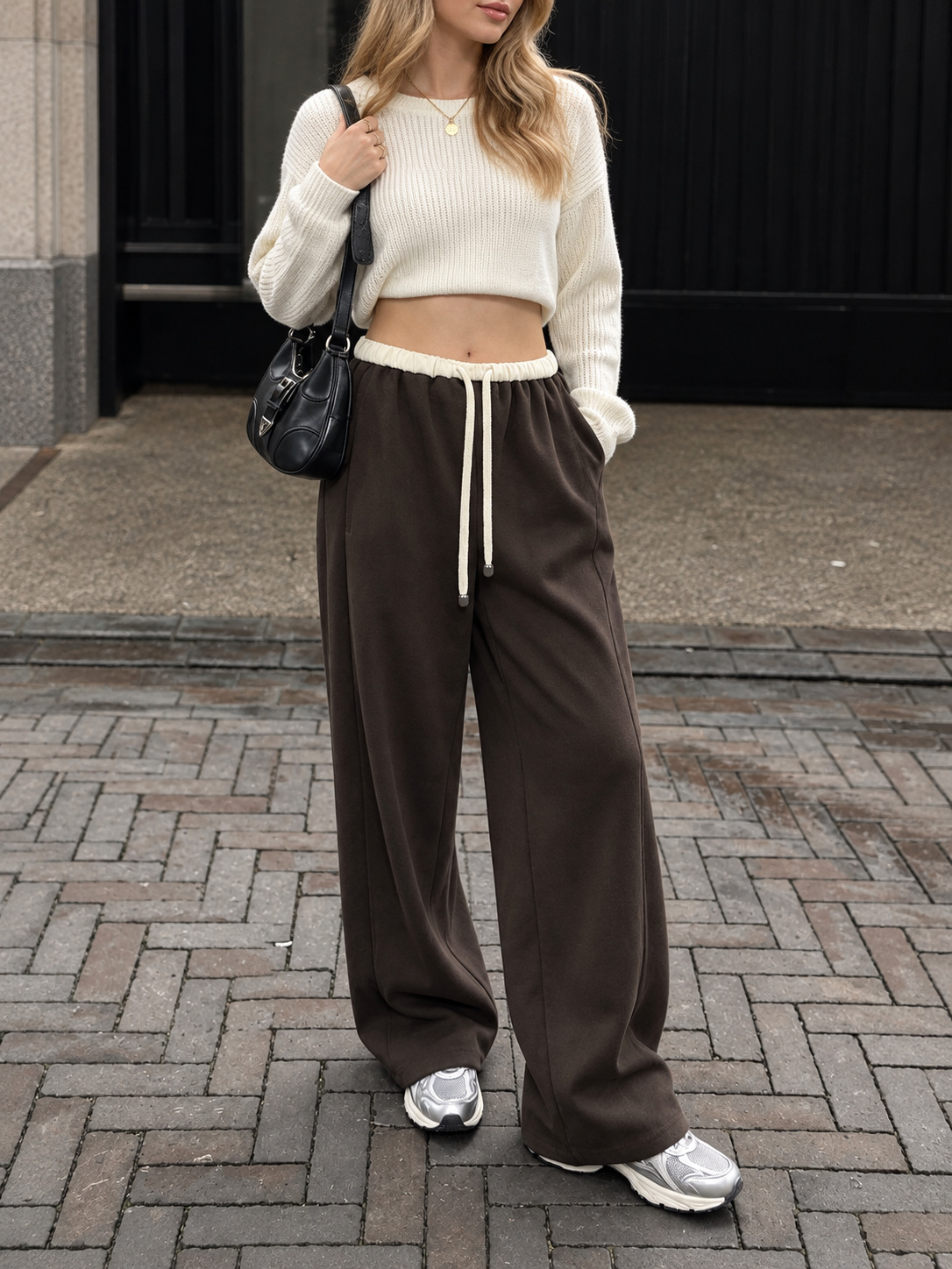 Weite Hose mit Kordelzug