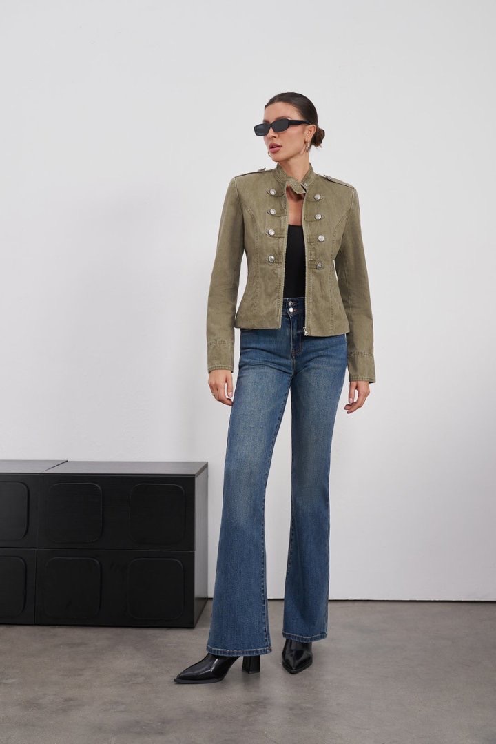 Figurbetonte Jacke mit Stehkragen