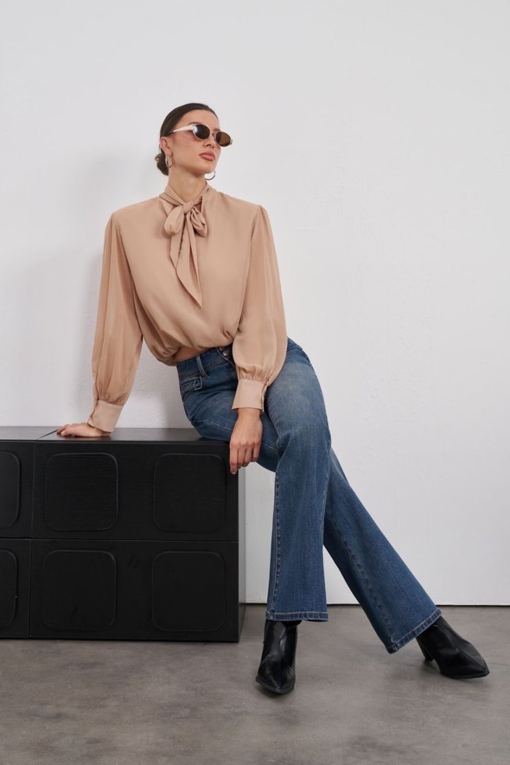 Bluse mit Schluppen-Kragen