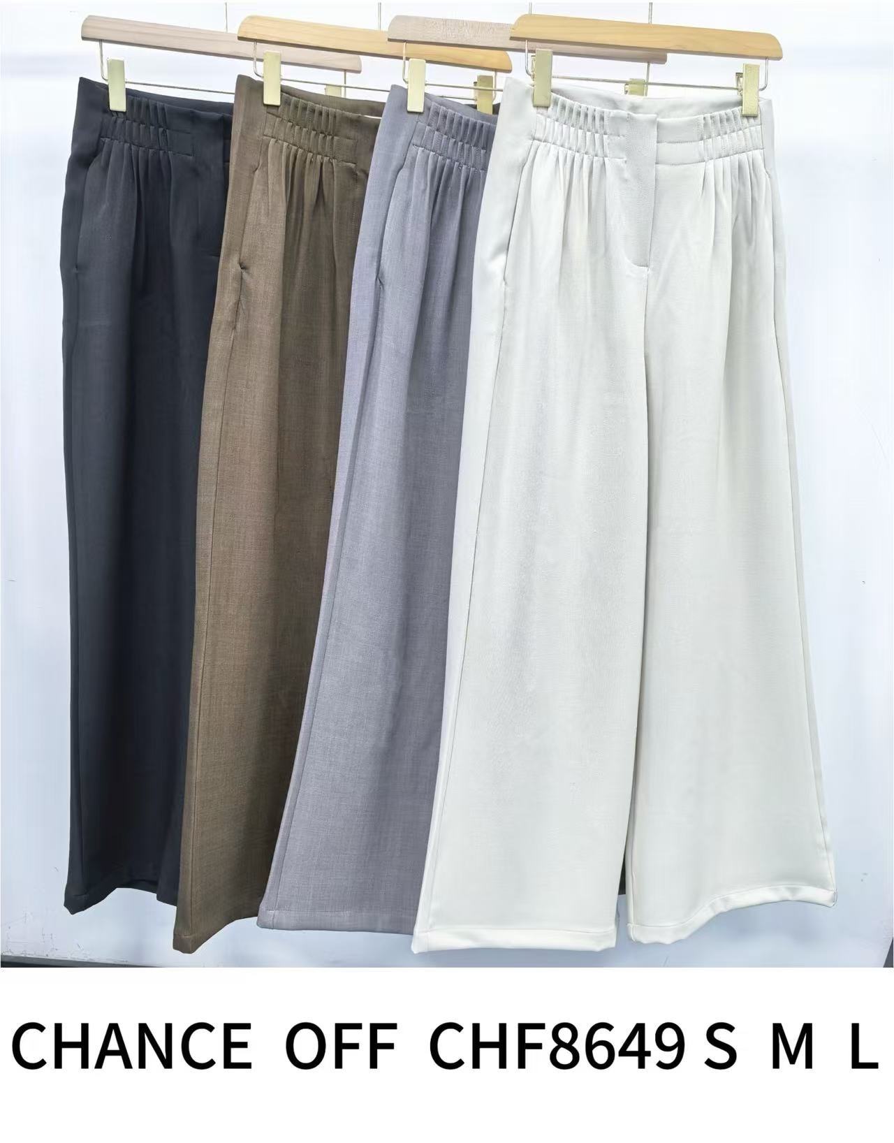 Weite Hosen mit Falten
