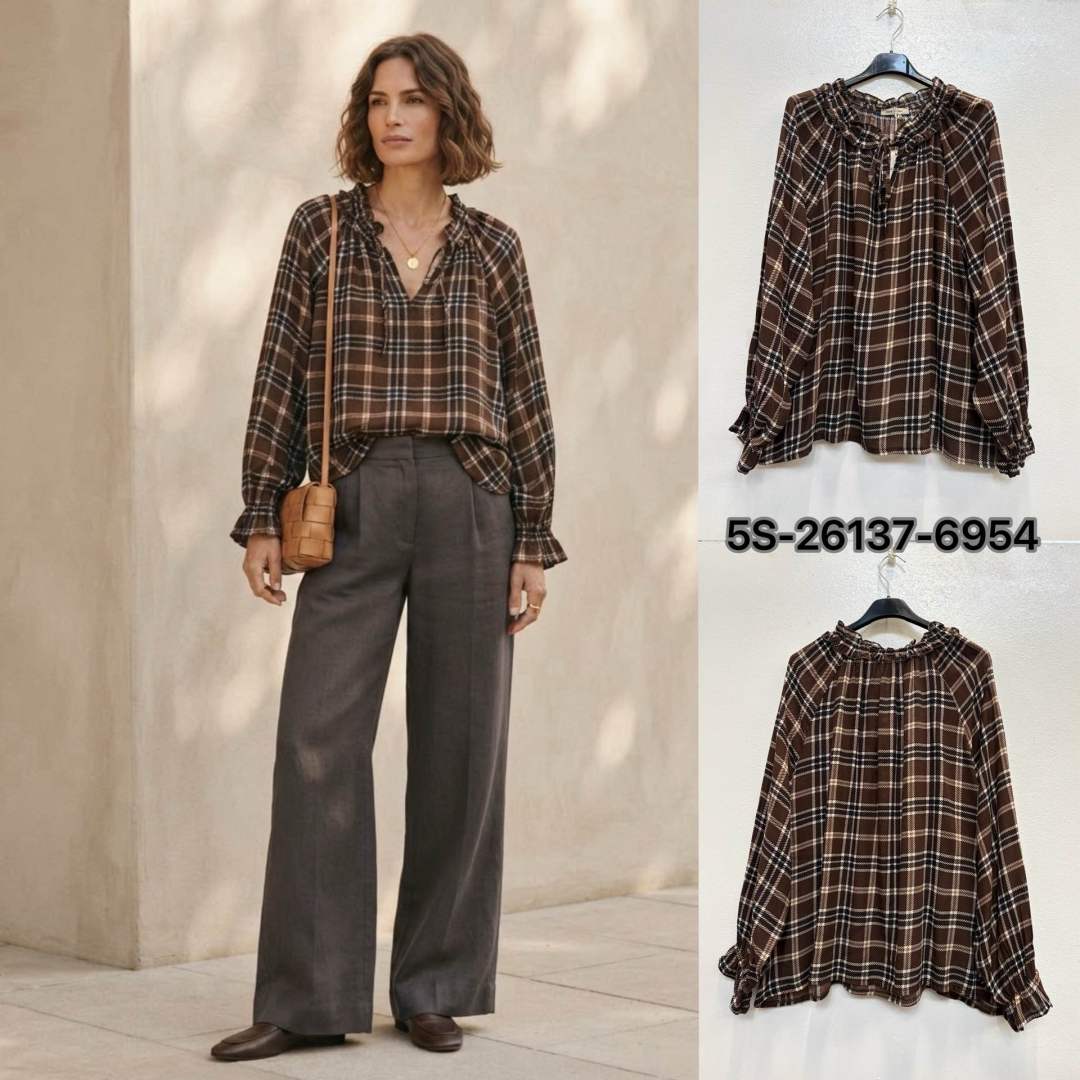 Lockere Bluse mit Rüsche