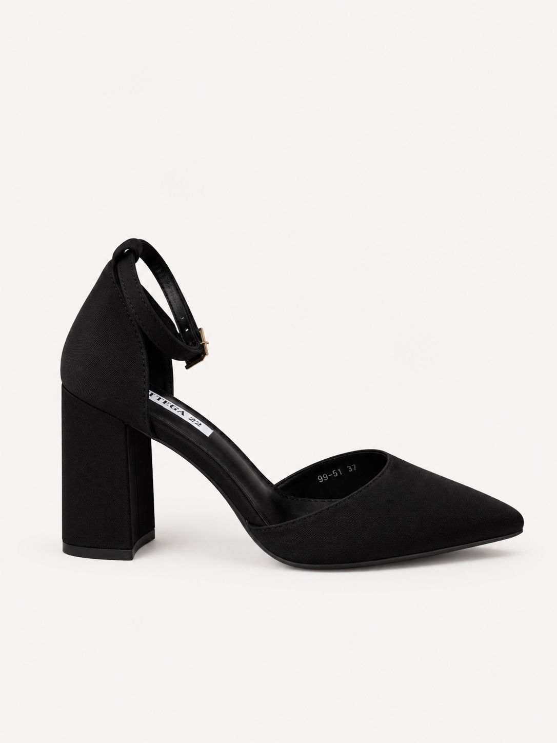 Pumps mit spitz zulaufender Kappe und Blockabsatz