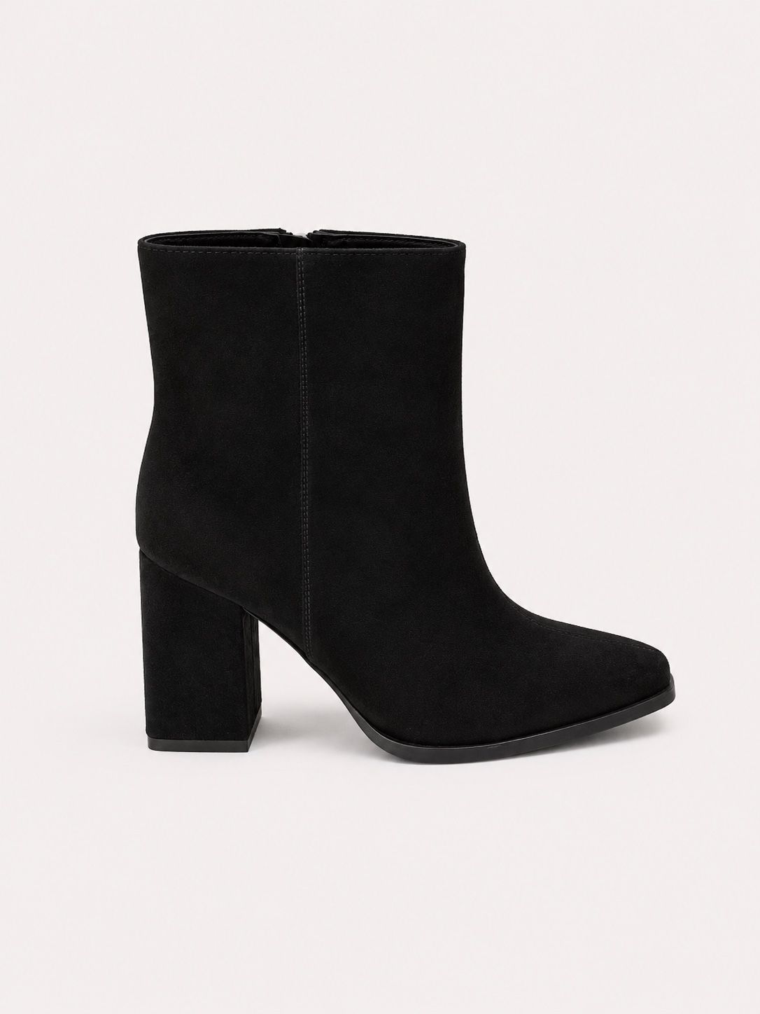 Spitze Stiefeletten