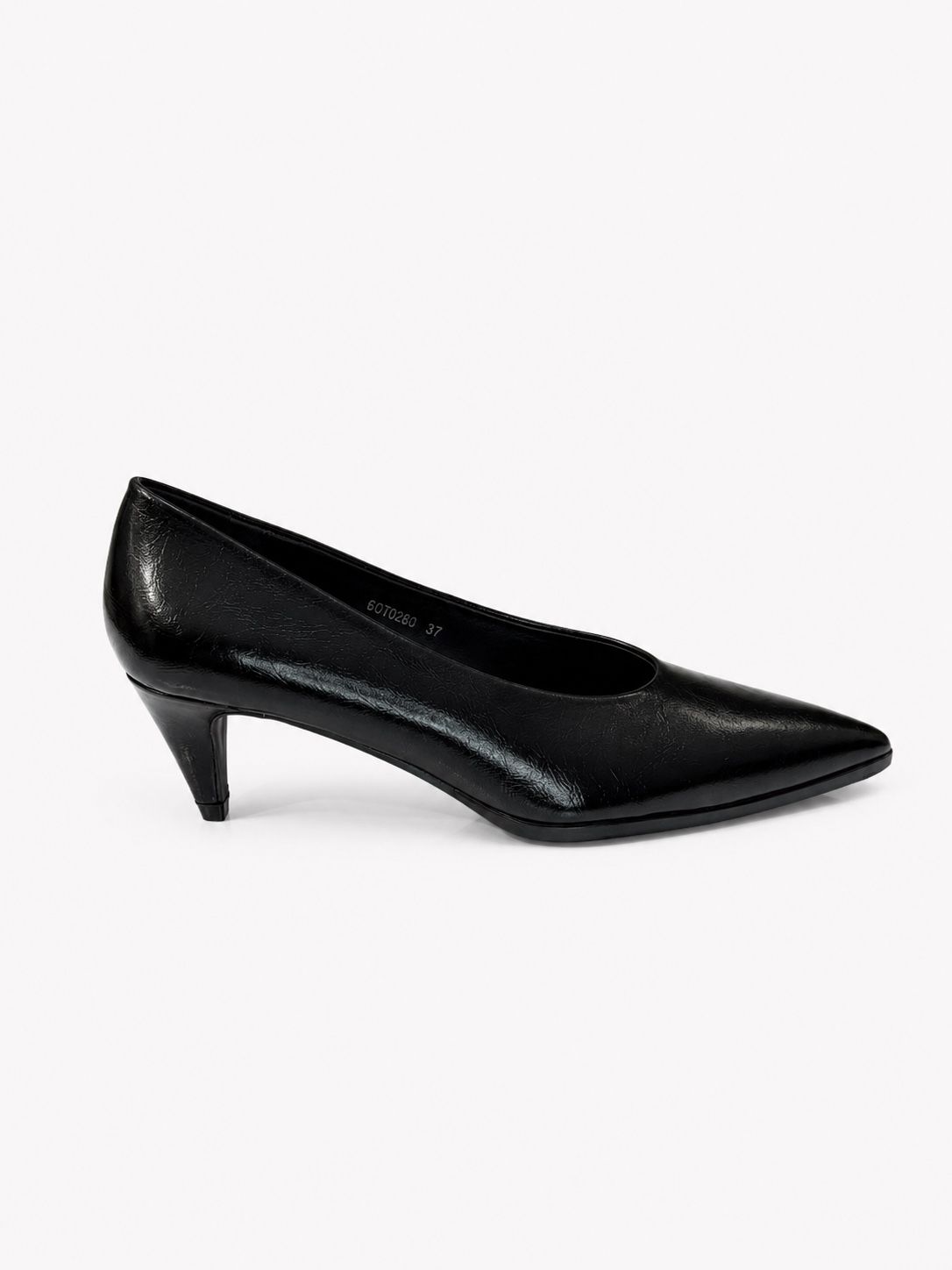 Pumps mit Spitz zulaufender Spitze und niedrigem Absatz