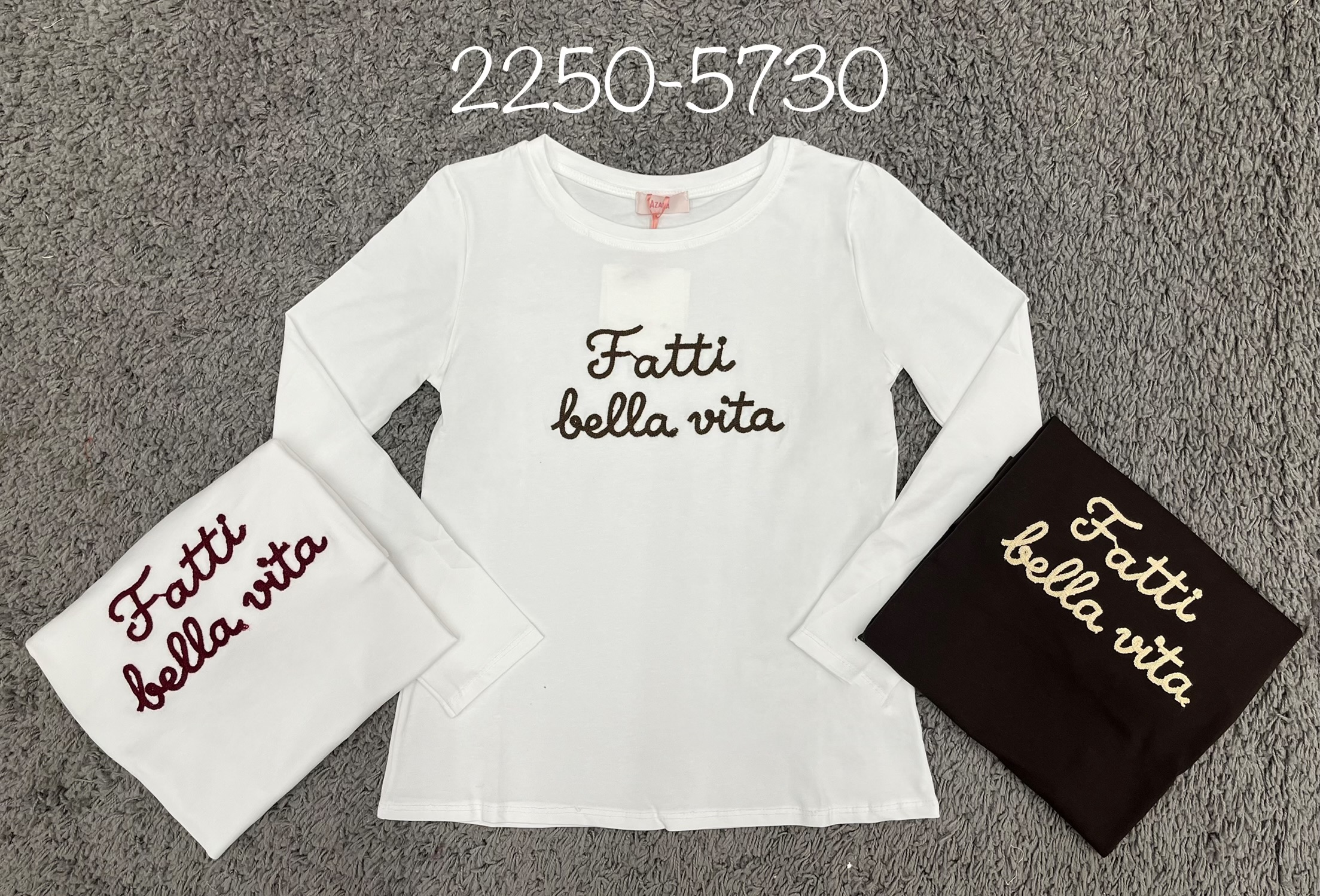 Top mit besticktem Schriftzug