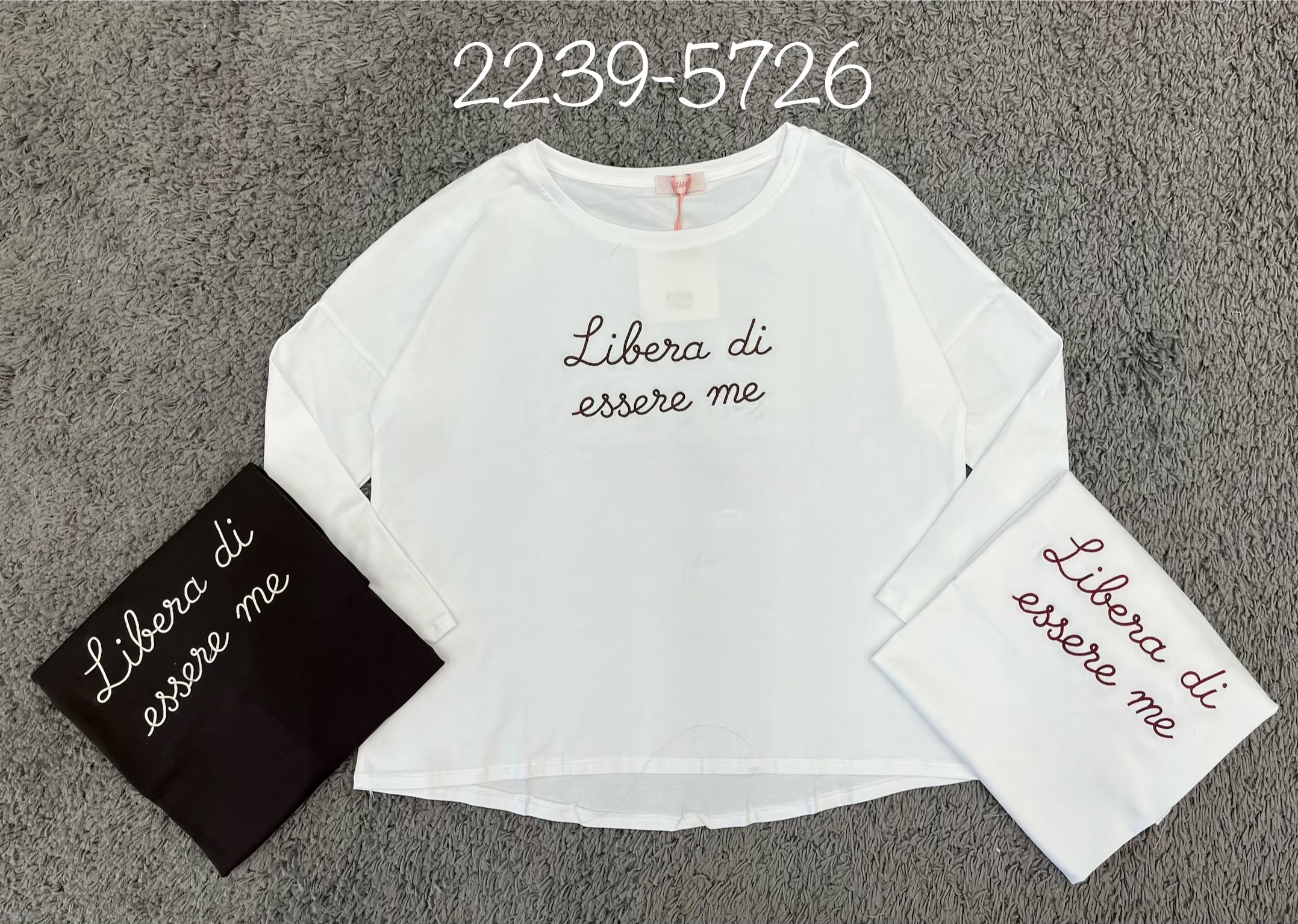 Lockeres Top mit Stickerei