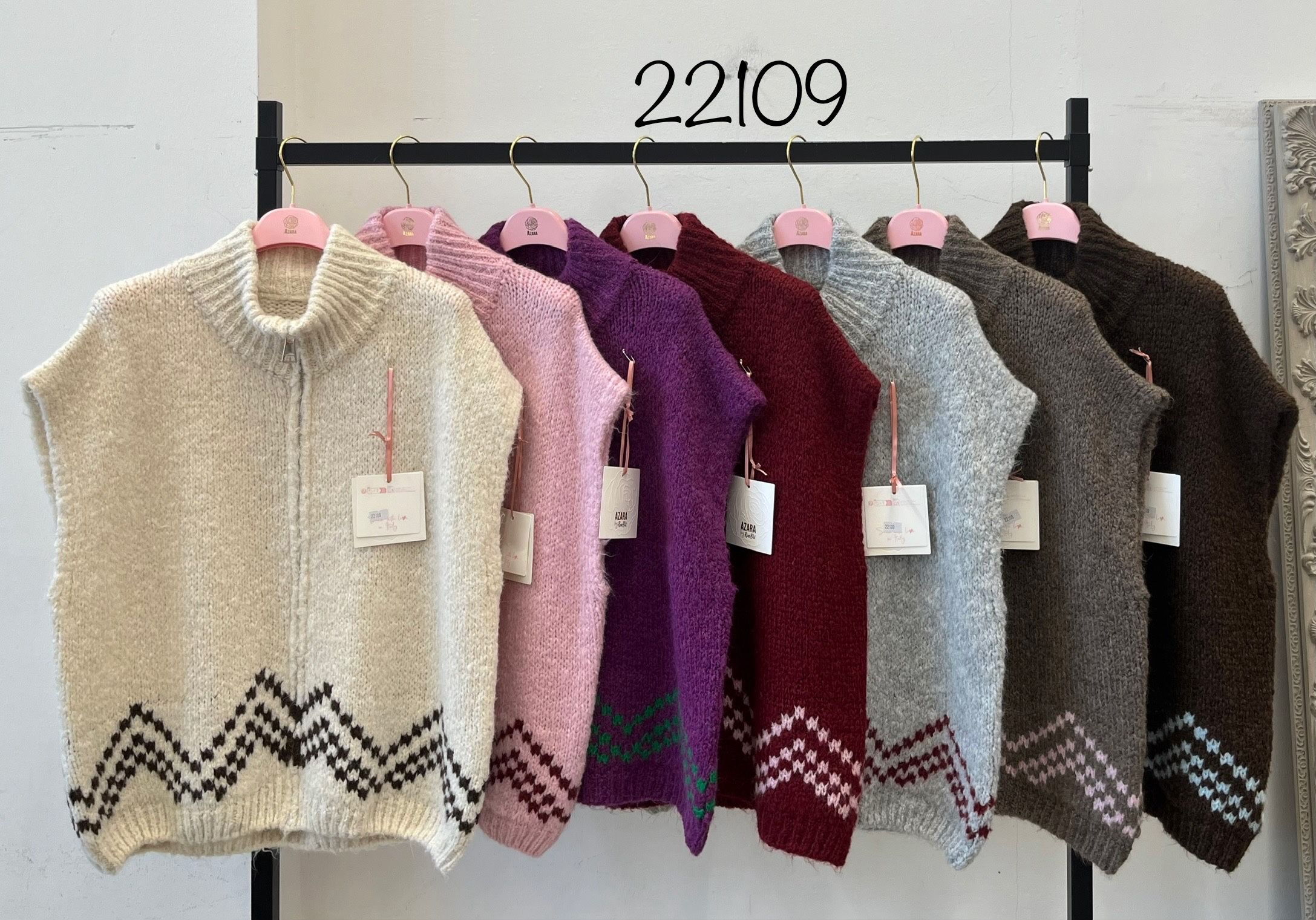 Ärmelloser Rollkragenpullover mit Reißverschluss