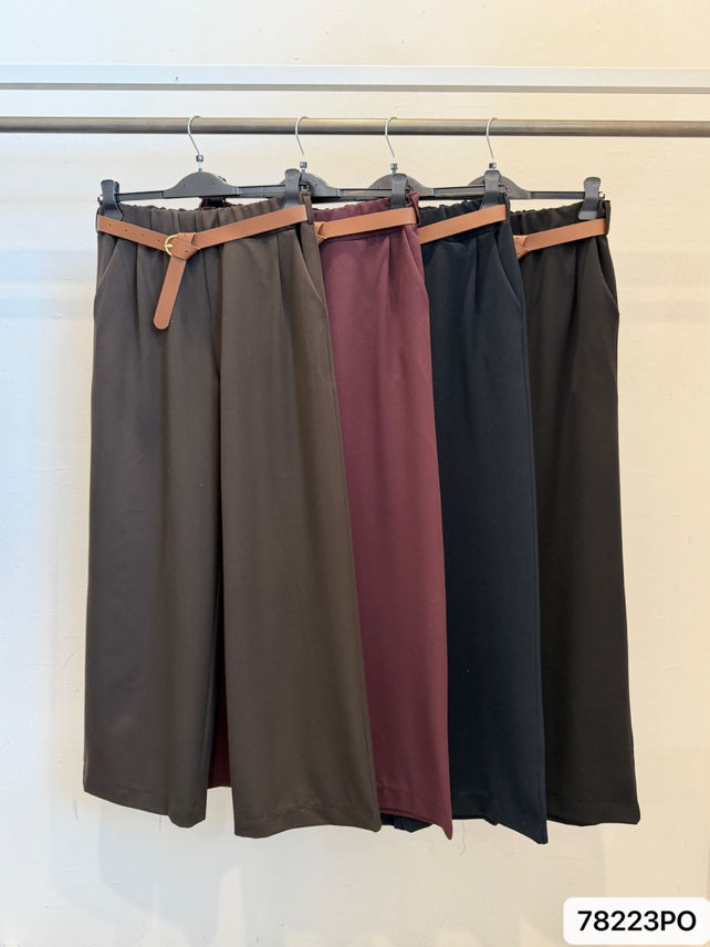 Breite Hose mit Gürtel