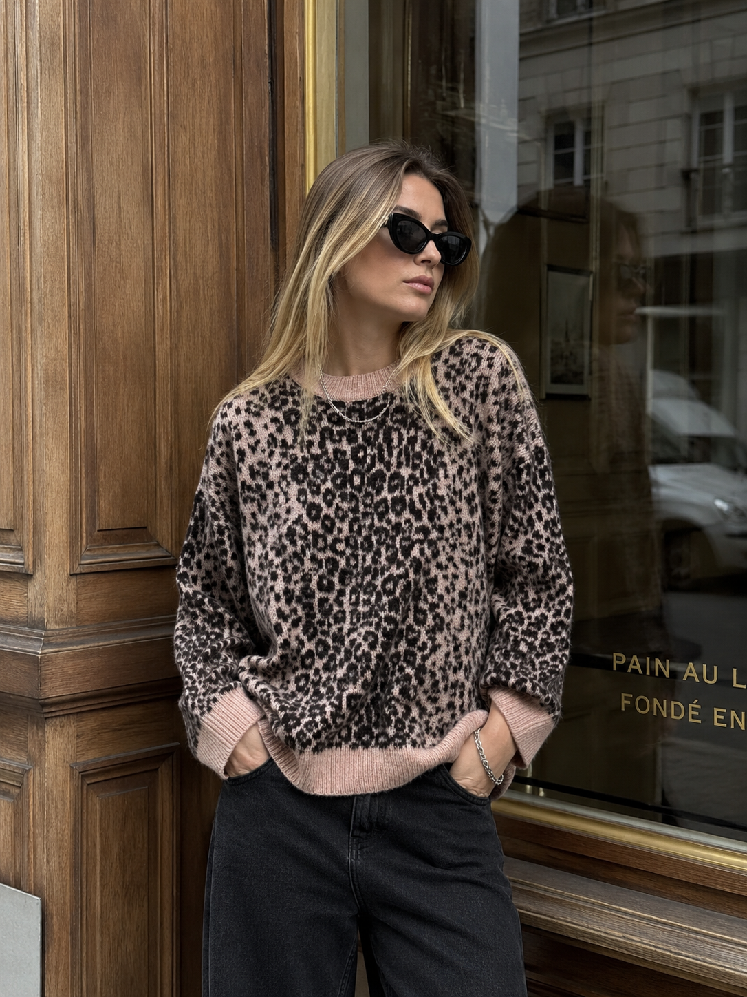 Sweatshirt