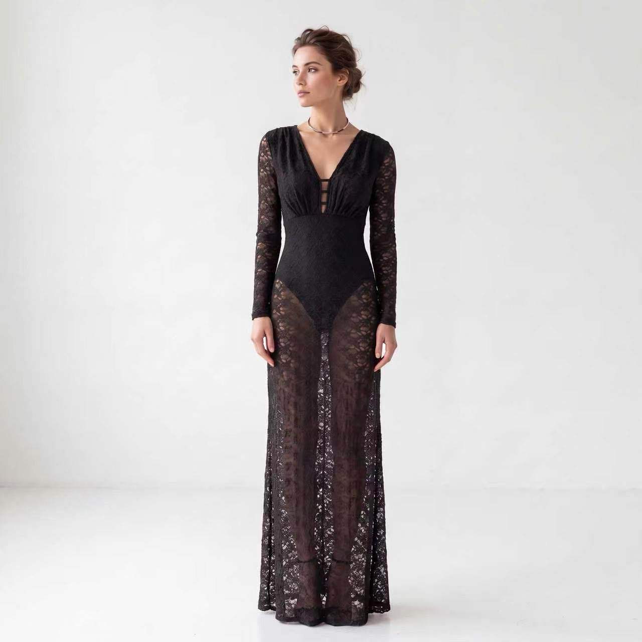 Figurbetontes Maxi-Kleid aus Spitze