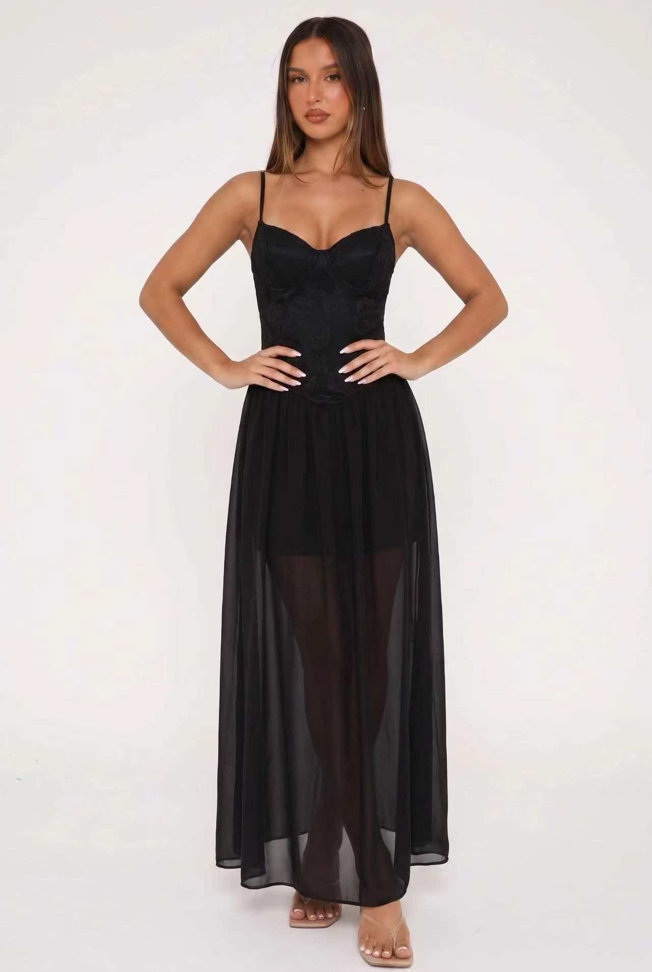 Maxi‑Kleid mit Korsettoberteil und Herzausschnitt