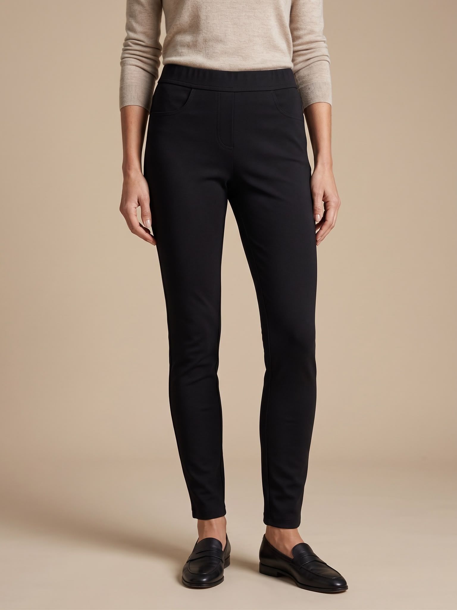 Zigarettenhose mit Hohem Bund