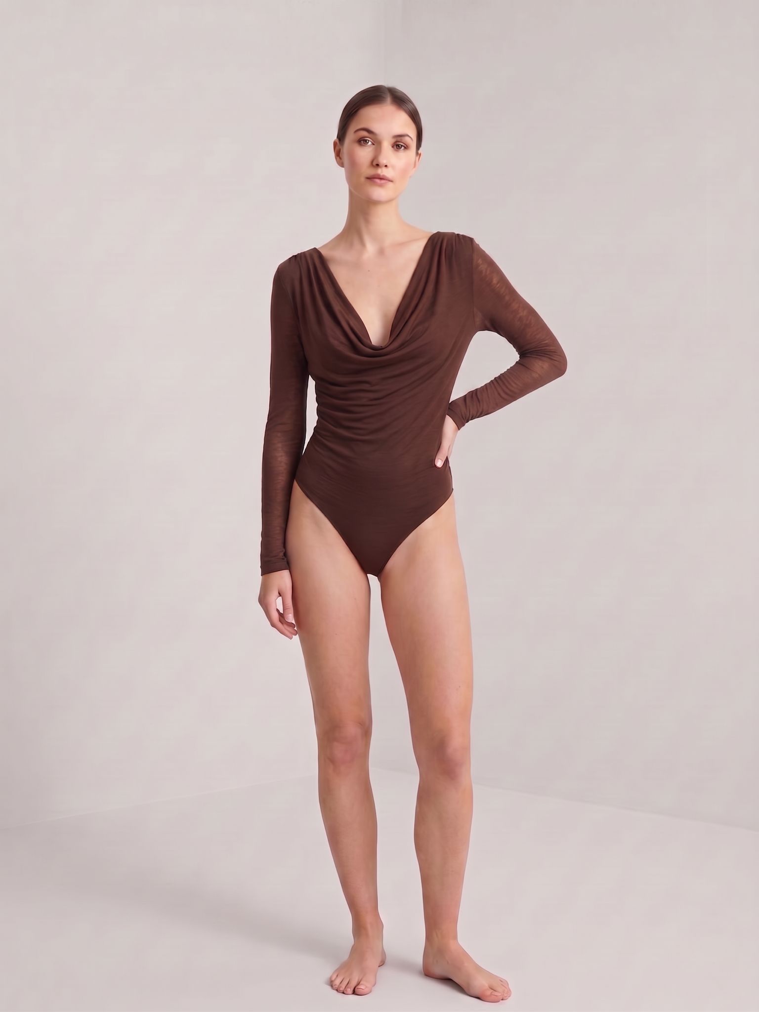 Figurbetontes Top mit Raffung in der Taille
