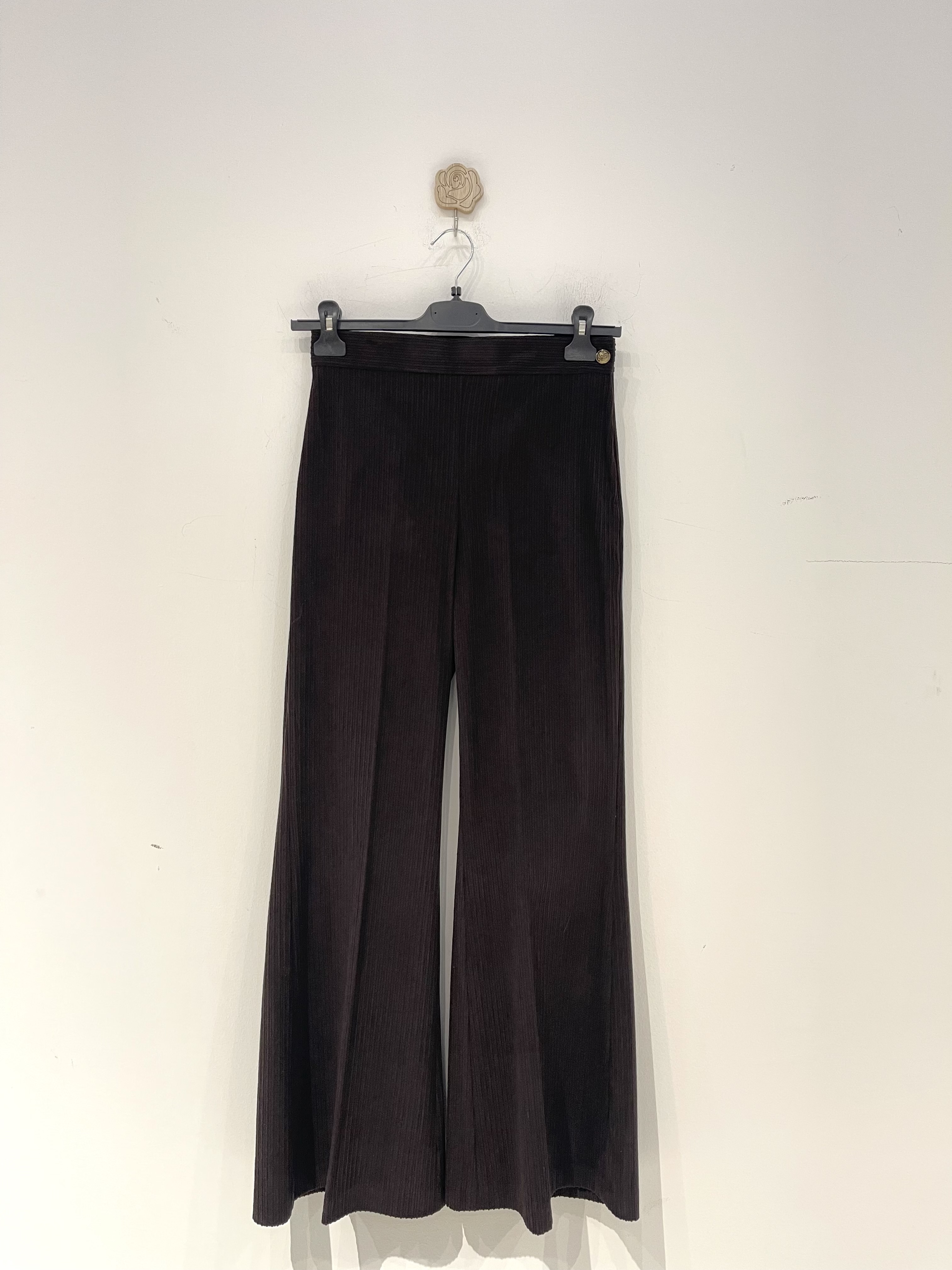 Weite Hose mit hohem Bund