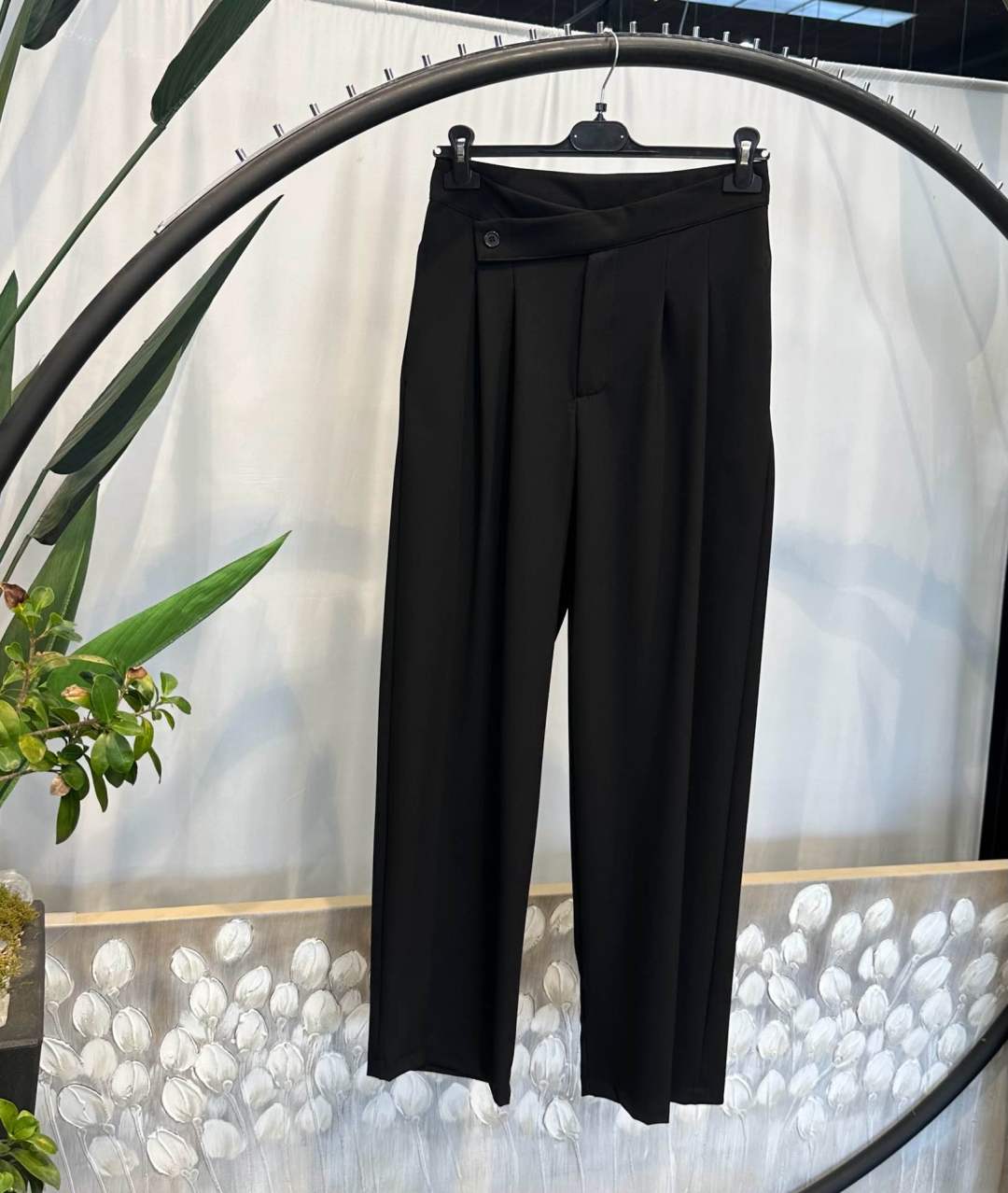 Weite Hosen mit Falten