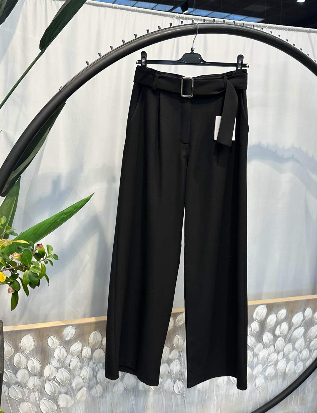 Weite Hose mit Bundfalten