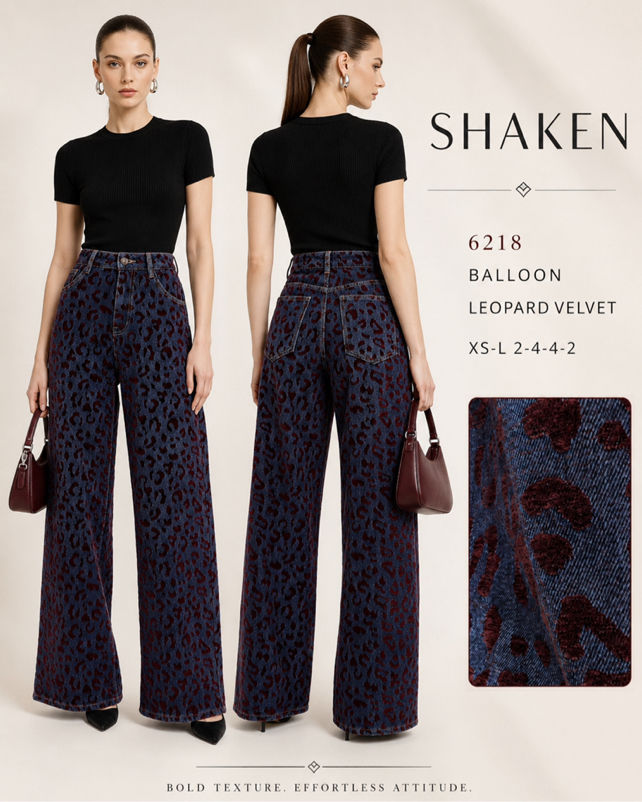 Weite Jeans mit Muster