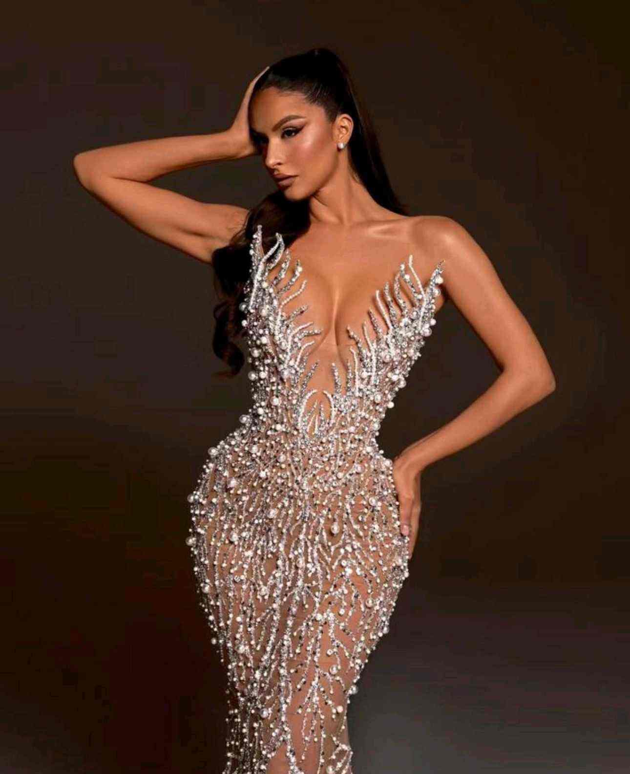 Figurbetontes Maxi-Bleistiftkleid mit V-Ausschnitt