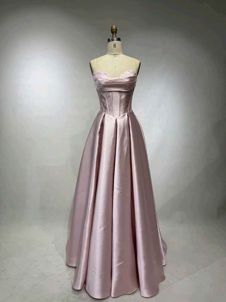 Maxi-Korsettkleid mit Pailletten und trägerlosem Oberteil