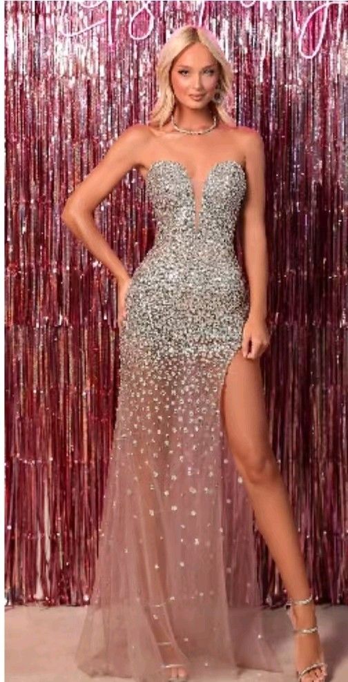 Maxi-Pailletten-Kleid mit Herz-Ausschnitt