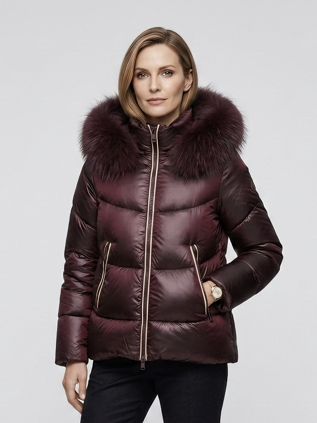 Kurze Jacke mit Kapuze