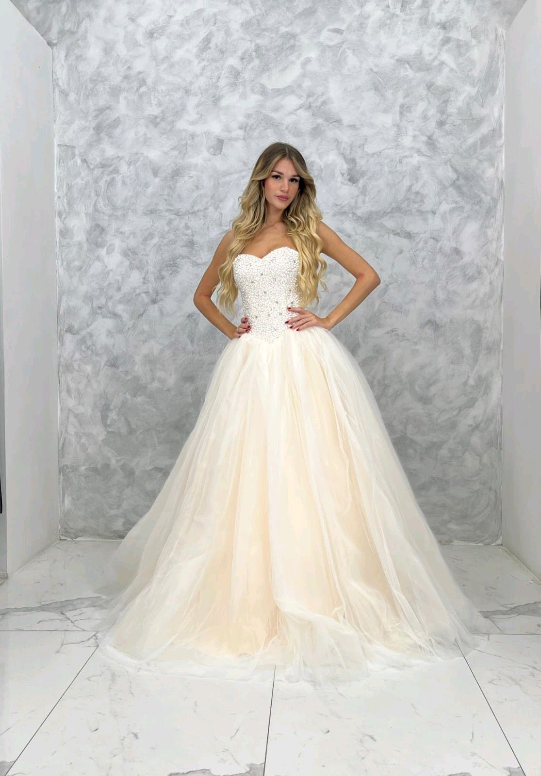Maxi-Ballkleid mit Pailletten