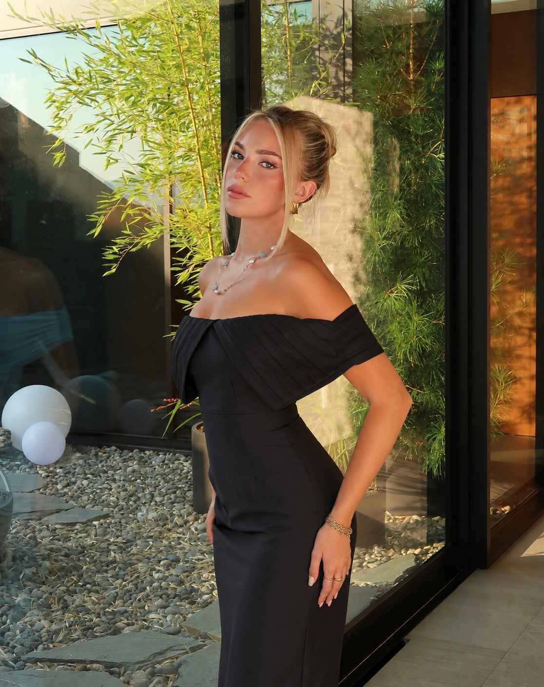 Maxikleid in Bleistiftform mit Carmen‑Ausschnitt