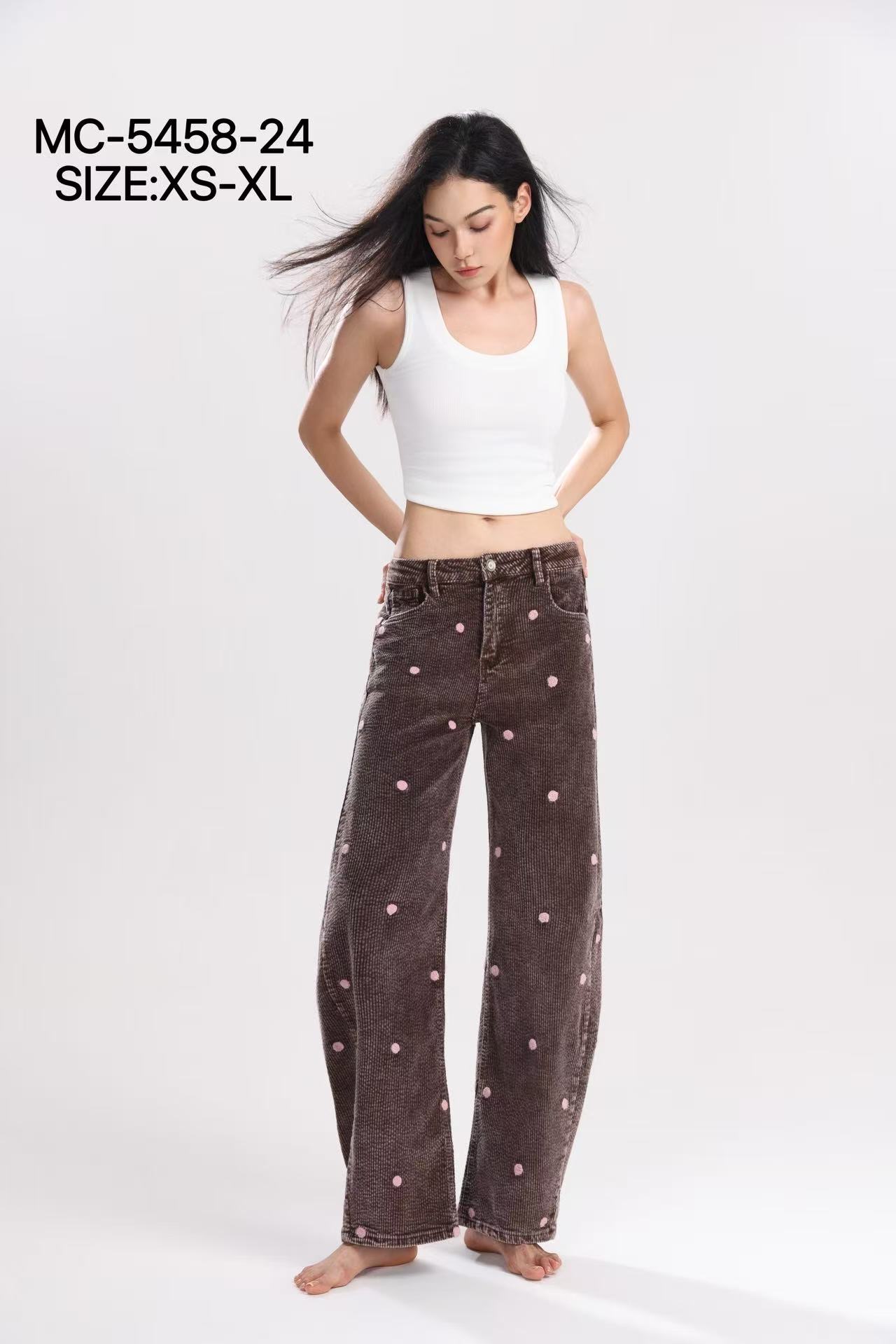 Cordhose mit Punkten