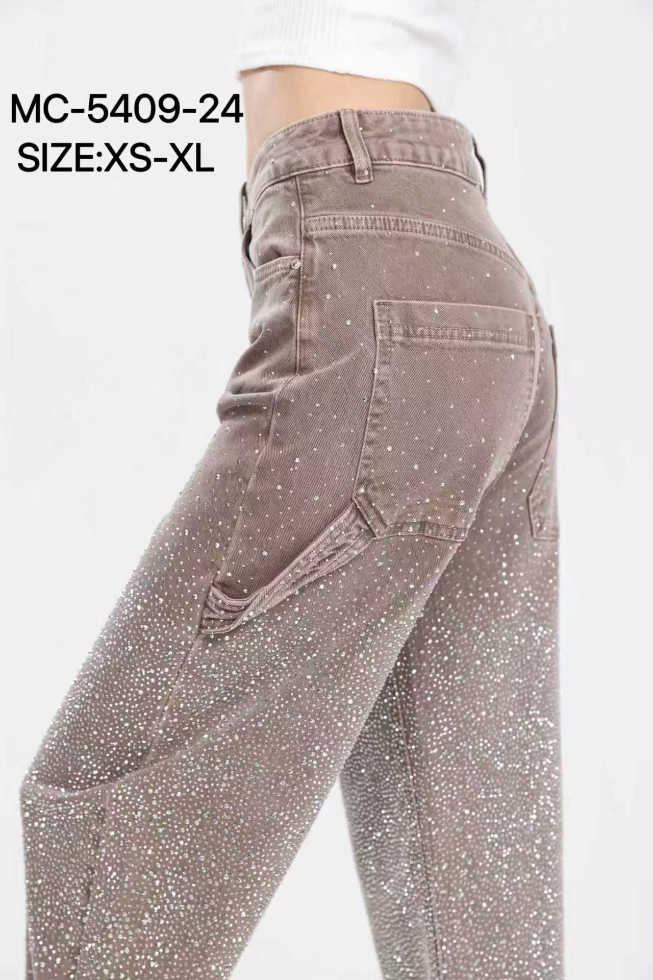 Weite Jeans mit Pailletten