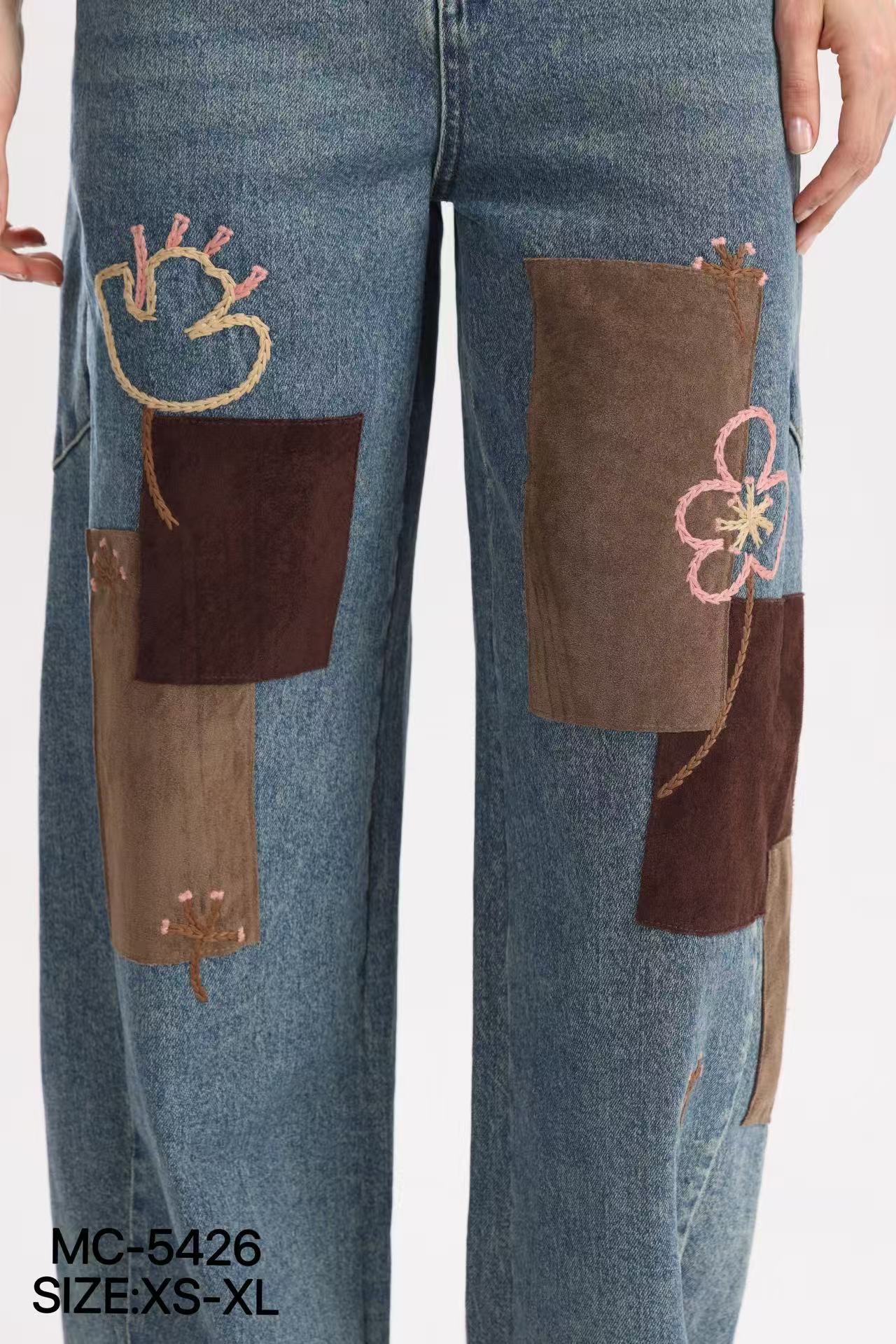 Wide-Leg-Jeans mit Stickerei