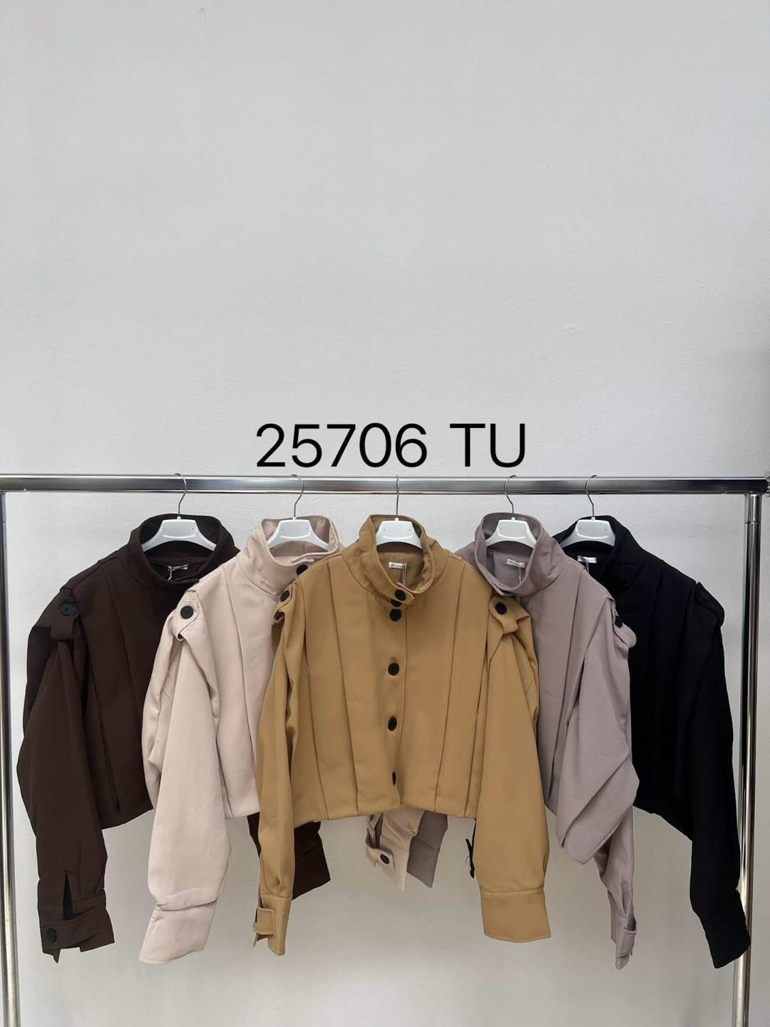 Kurze Taillierte Jacke