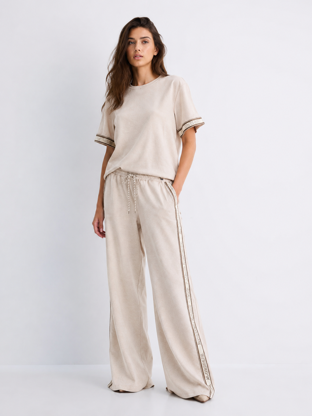 Kurzer Sweat-Set — T‑Shirt