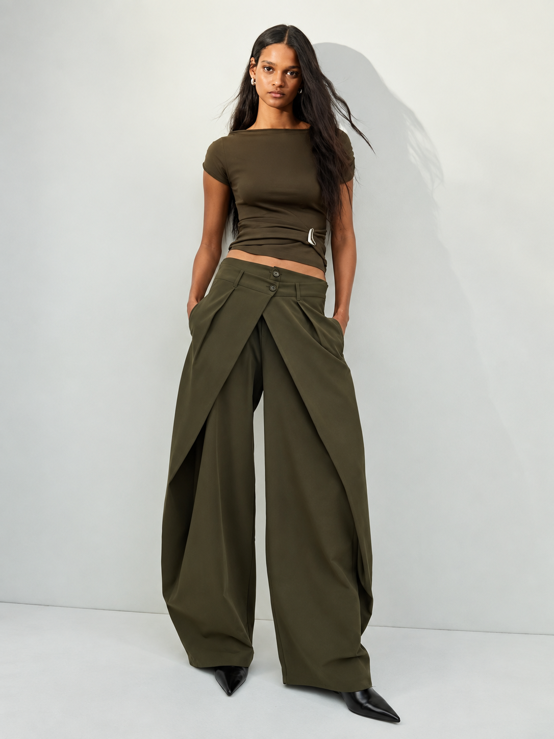 Weit geschnittene Hose mit Falten
