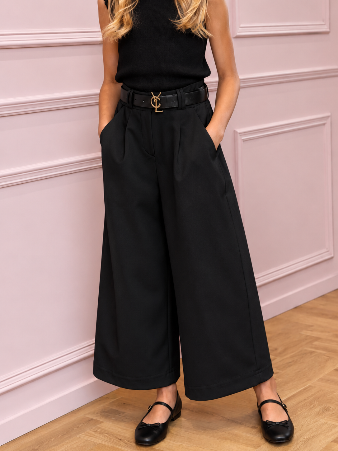 Weite Hose mit Gürtel