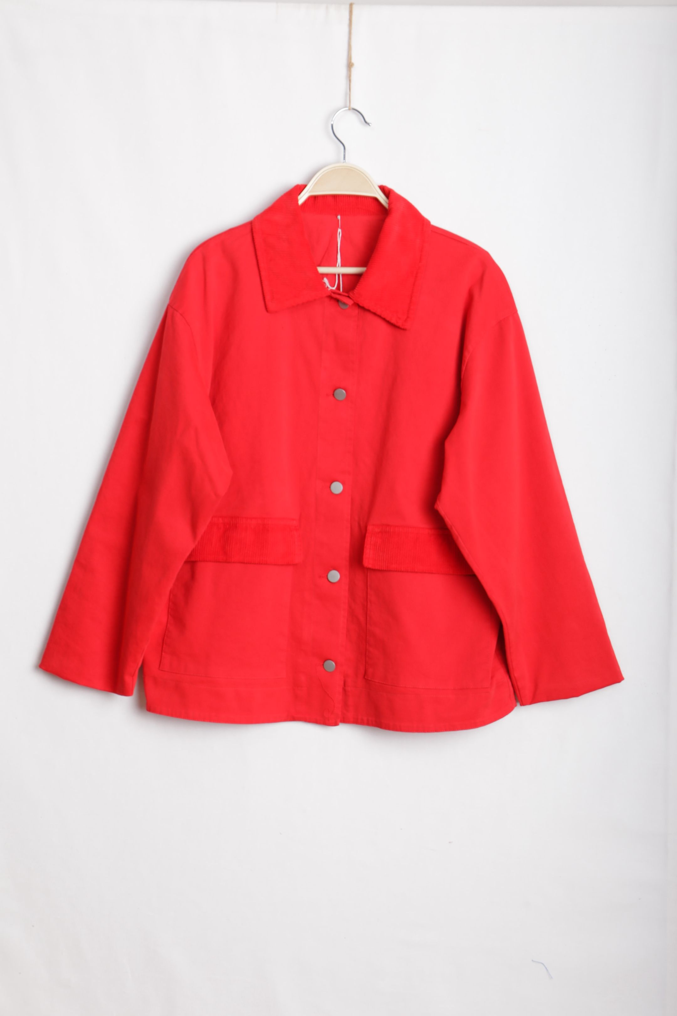 Lockere Jacke bis zur Hüfte
