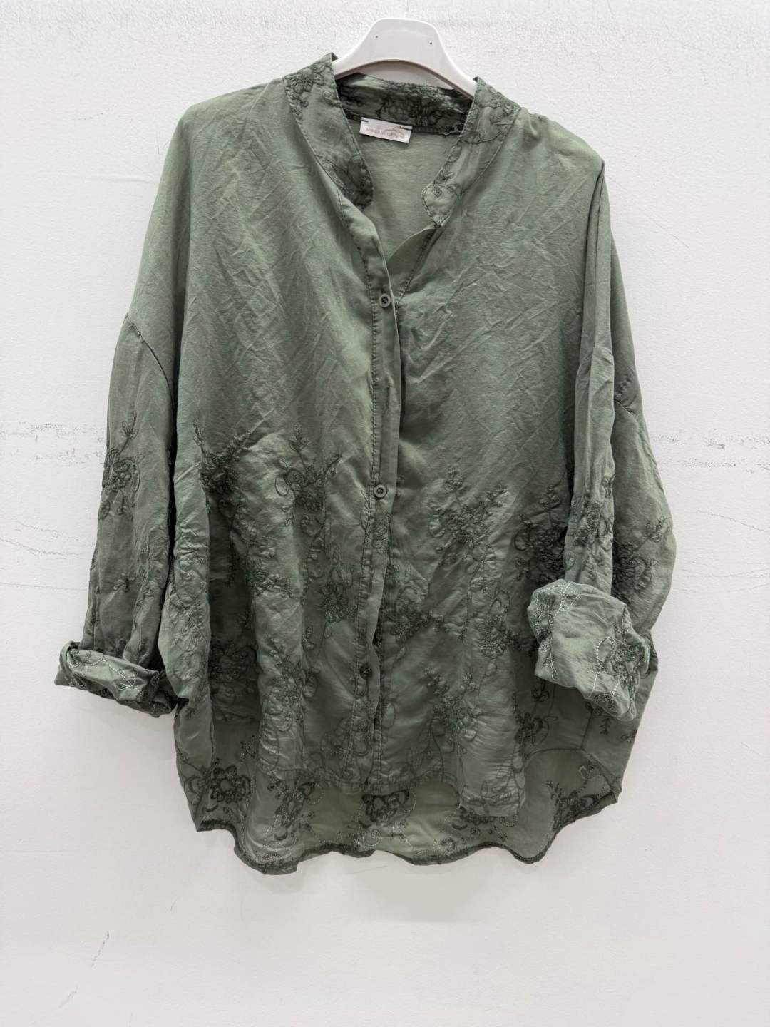 Lockere Bluse mit Stickerei